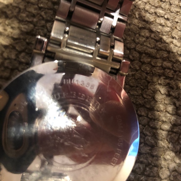 100% AUTHENTIC BURBERRY SILVER LUXURY UNISEX WATCH - Picture 3 of 3